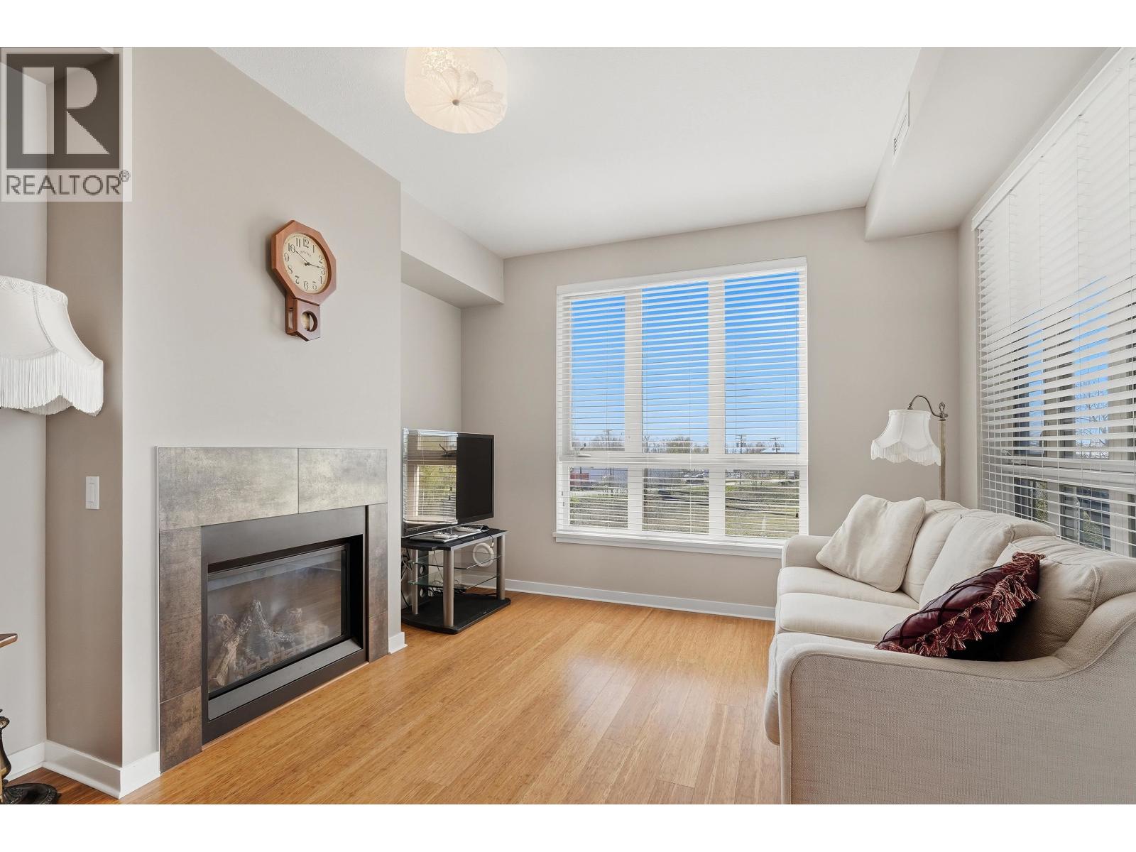 210 6077 London Road, Richmond, British Columbia  V7E 0A7 - Photo 9 - R3113452