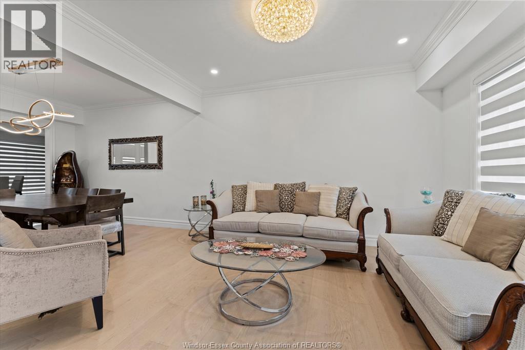 570 Orchard Crescent, Windsor, Ontario  N9E 0B2 - Photo 3 - 26009460