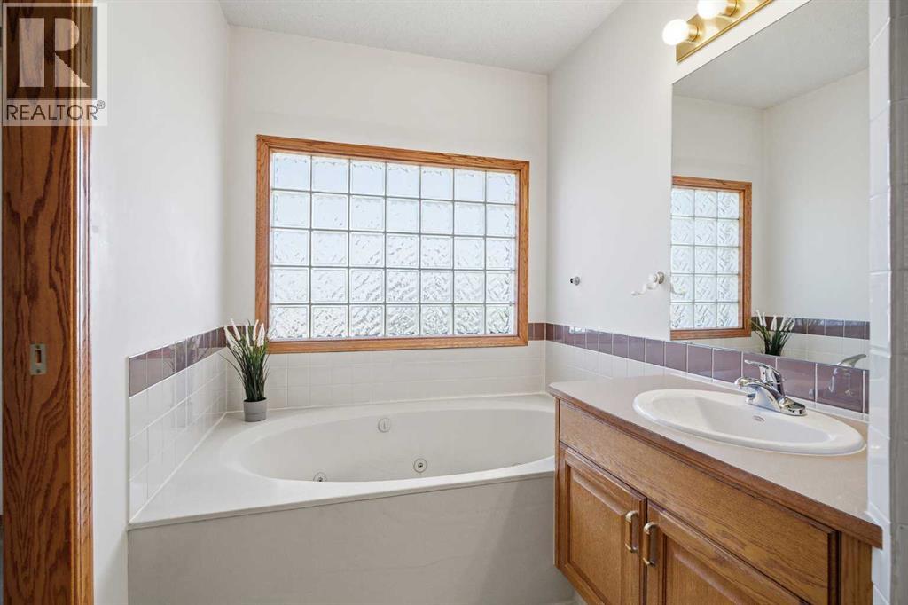 16 Macewan Ridge View Nw, Calgary, Alberta  T3K 3W2 - Photo 17 - A2305680