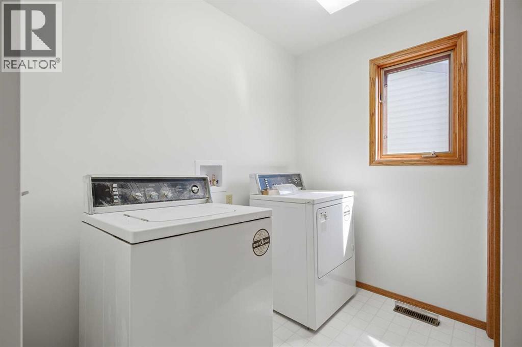 16 Macewan Ridge View Nw, Calgary, Alberta  T3K 3W2 - Photo 11 - A2305680