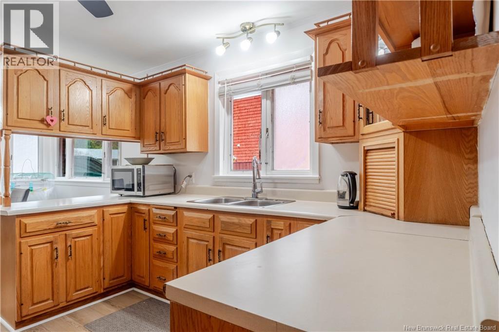 2 Robin Drive, Fredericton, New Brunswick  E3C 1K6 - Photo 3 - NB138321