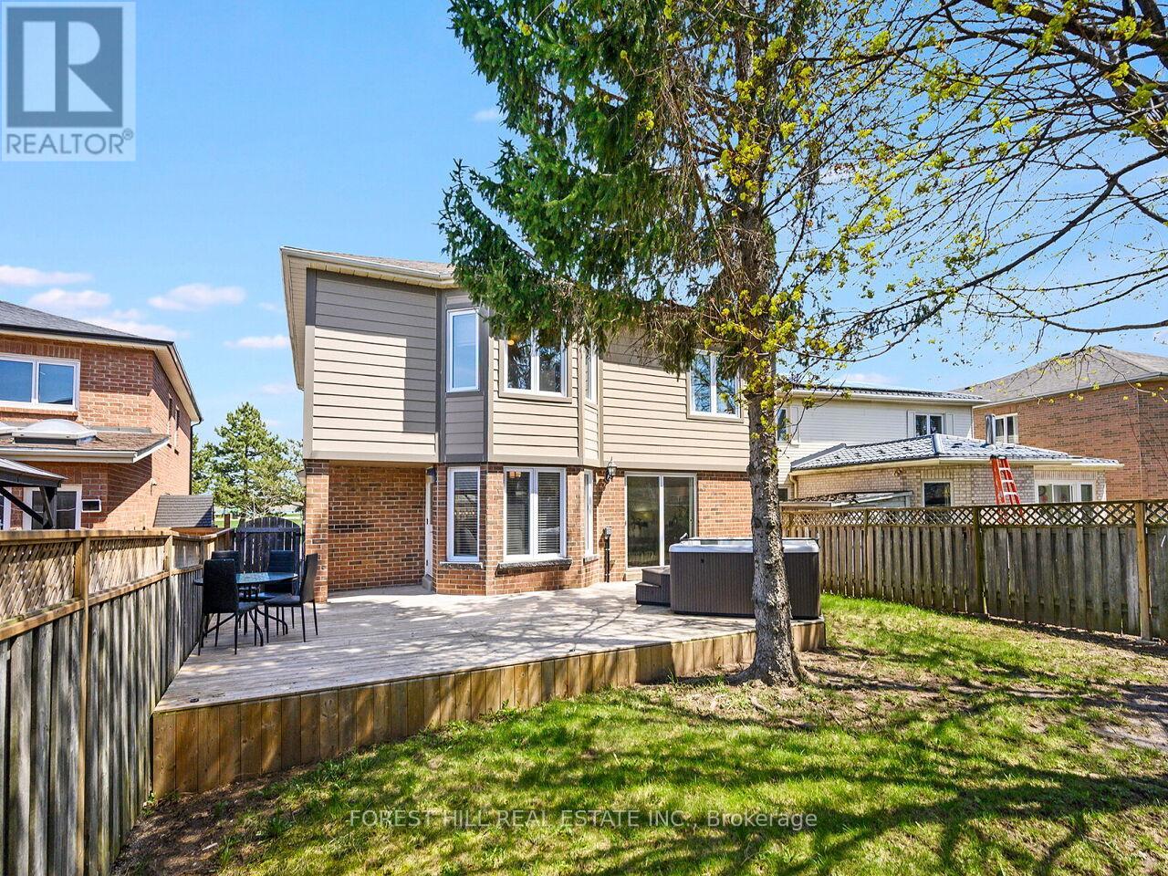 4076 Colonial Drive, Mississauga, Ontario  L5L 4K1 - Photo 3 - W13062202