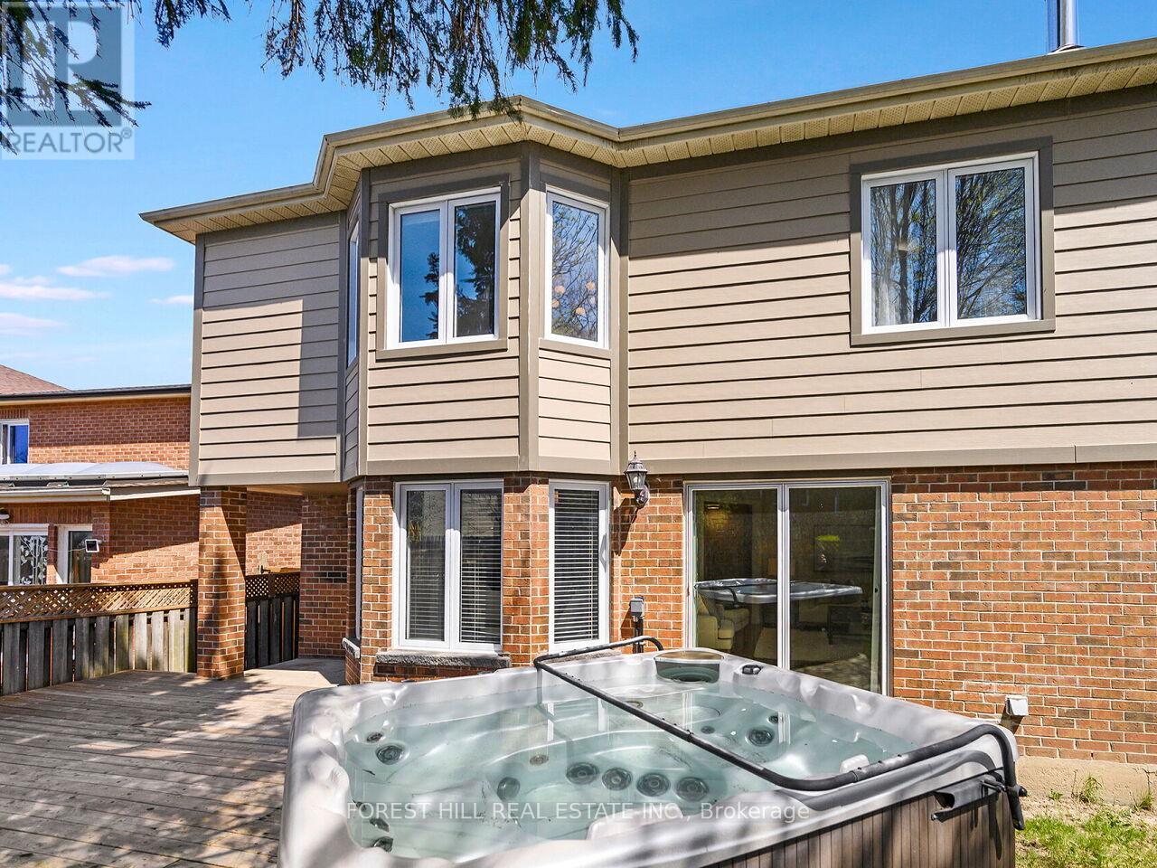 4076 Colonial Drive, Mississauga, Ontario  L5L 4K1 - Photo 5 - W13062202