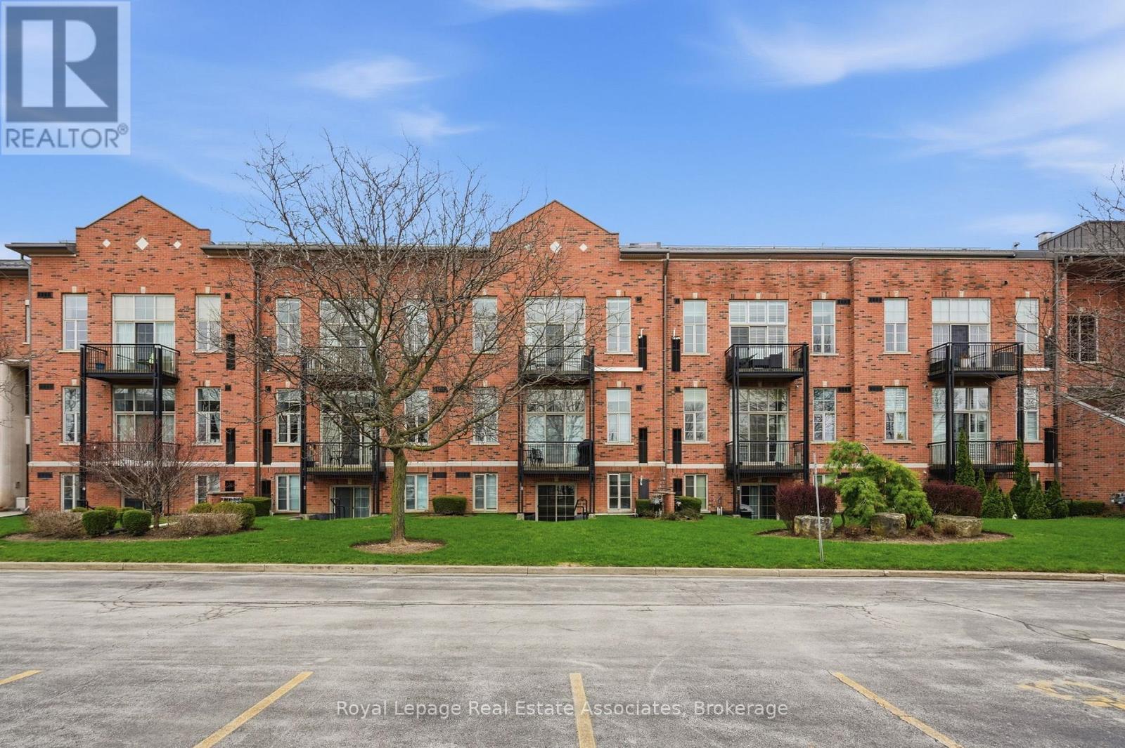 216 - 262 DUNDAS STREET E, Hamilton, Ontario