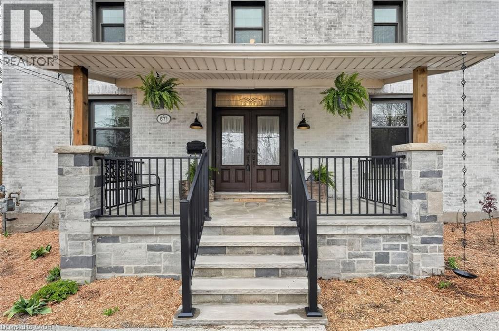 671 Harvest Road, Dundas, Ontario  L9H 5K3 - Photo 3 - 40823218