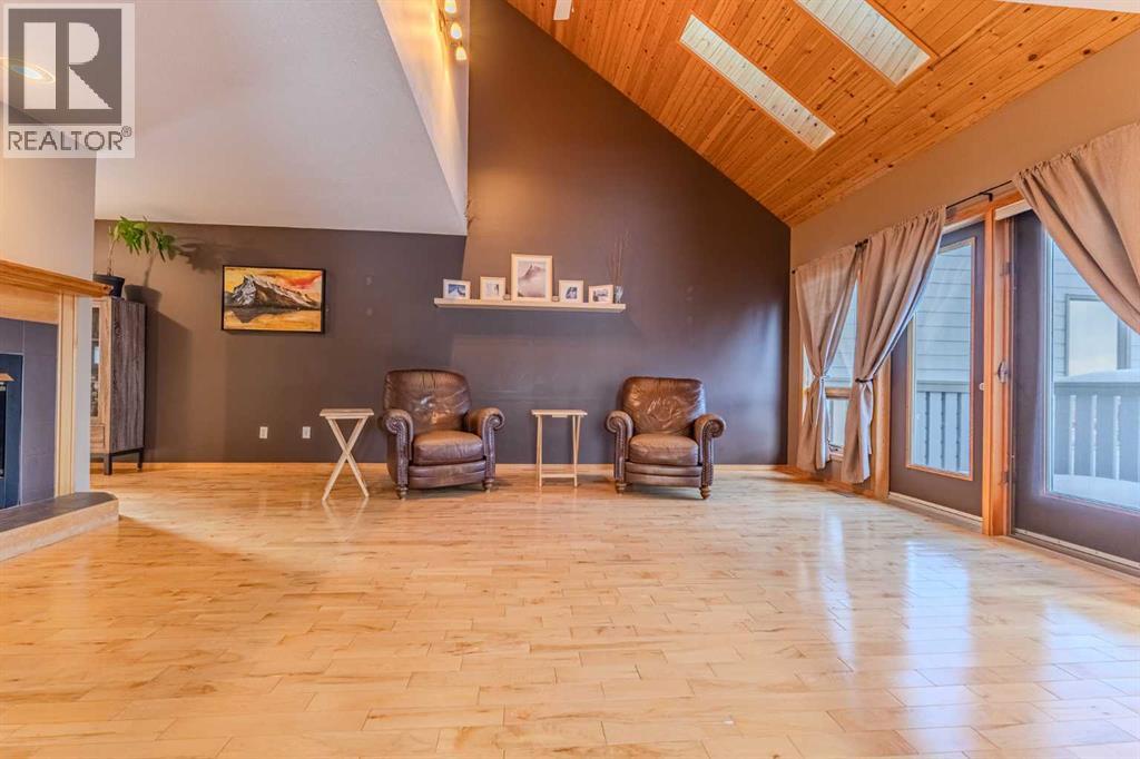 4, 1000 Cougar Creek Drive, Canmore, Alberta  T1W 1C7 - Photo 4 - A2298455