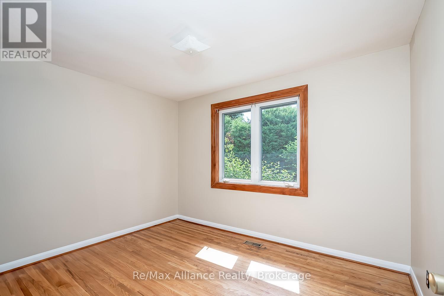 543 Pinegrove Road, Oakville, Ontario  L6K 2C2 - Photo 19 - W12853856