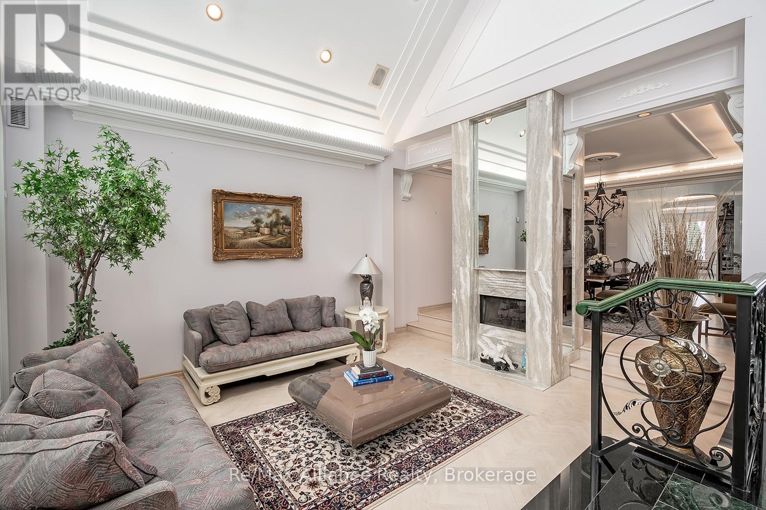 3206 Shoreline Drive, Oakville, Ontario  L6L 5X4 - Photo 7 - W12871004