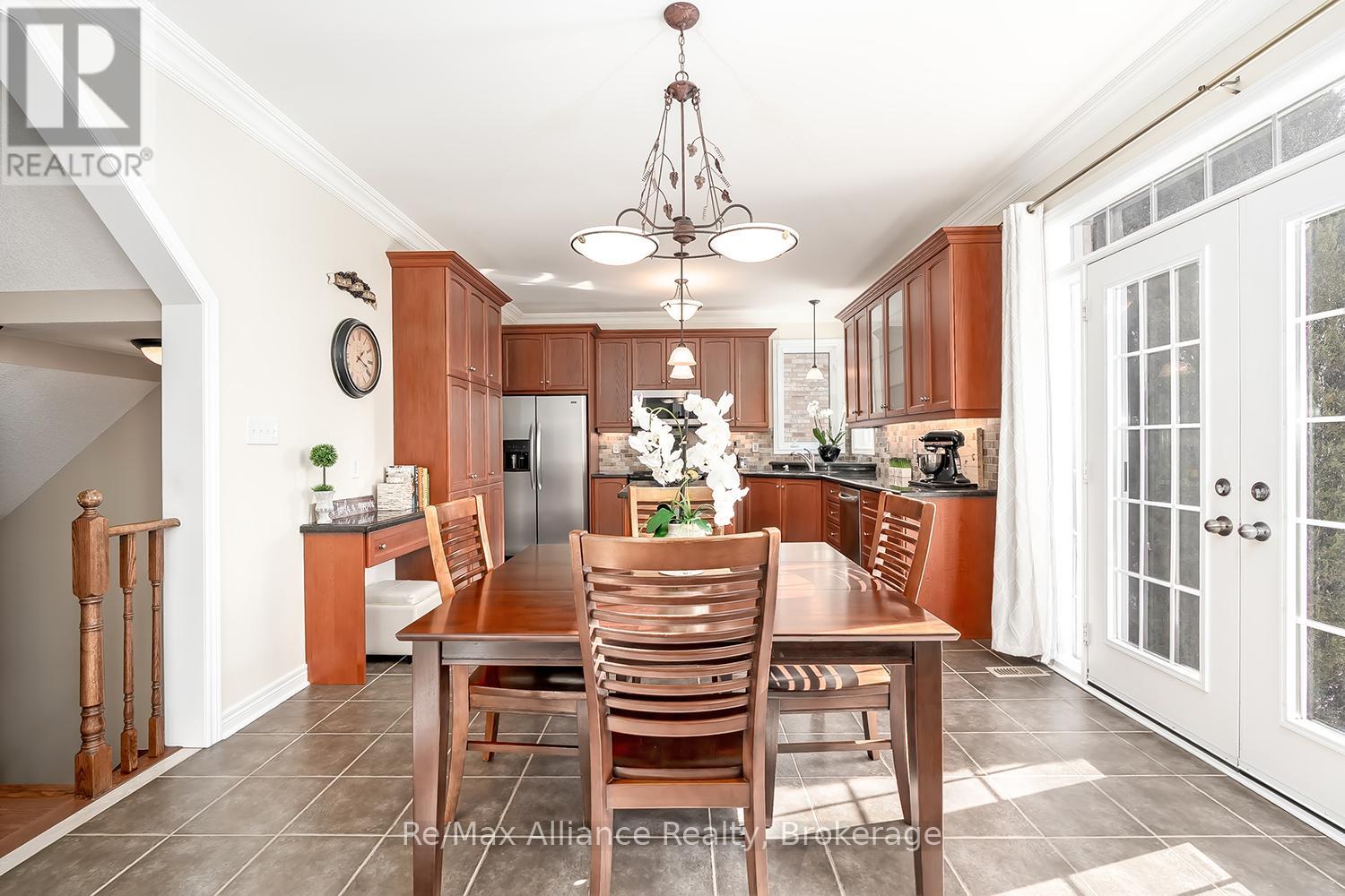 2489 Whistling Springs Crescent, Oakville, Ontario  L6M 5G3 - Photo 13 - W13027022