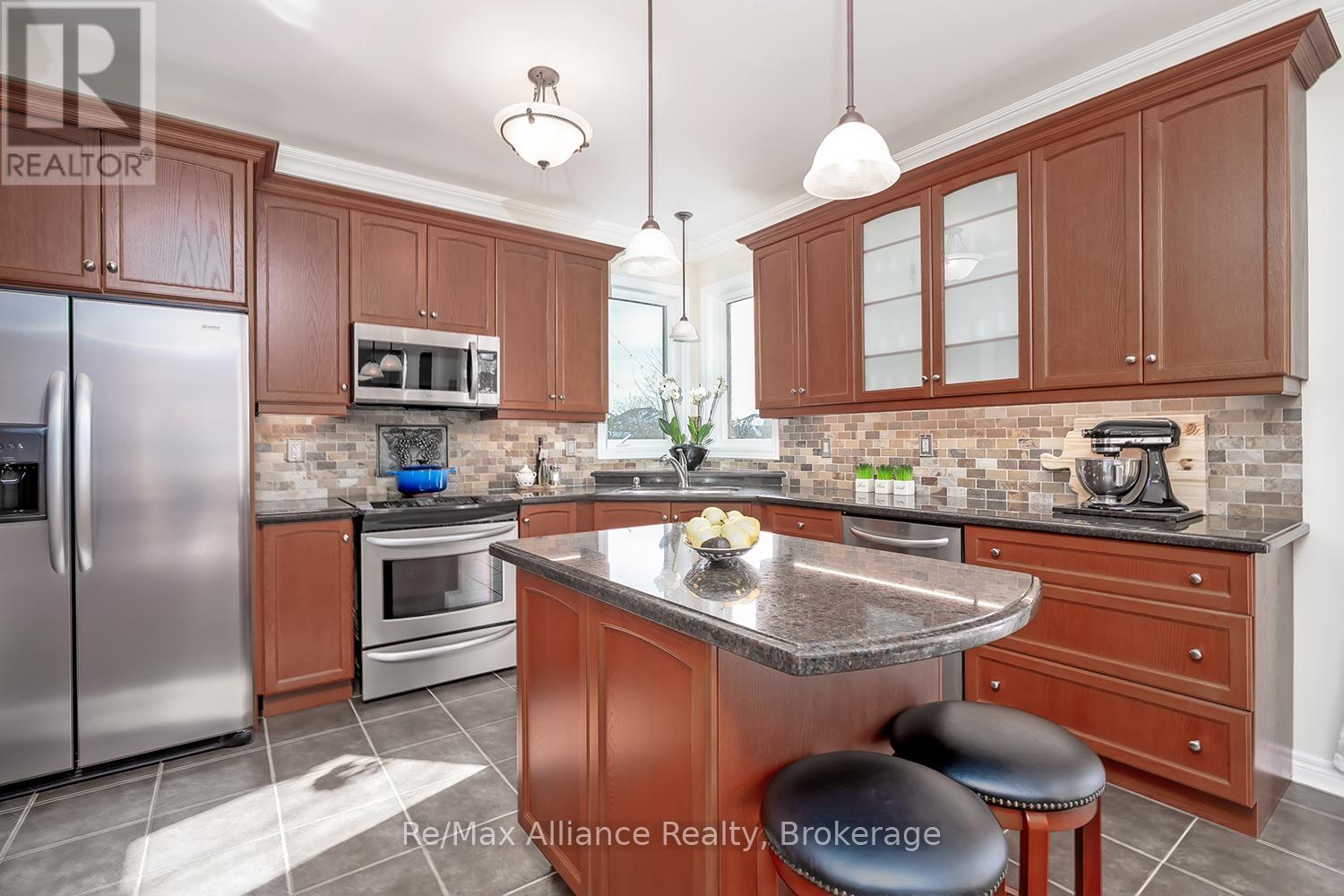 2489 Whistling Springs Crescent, Oakville, Ontario  L6M 5G3 - Photo 11 - W13027022