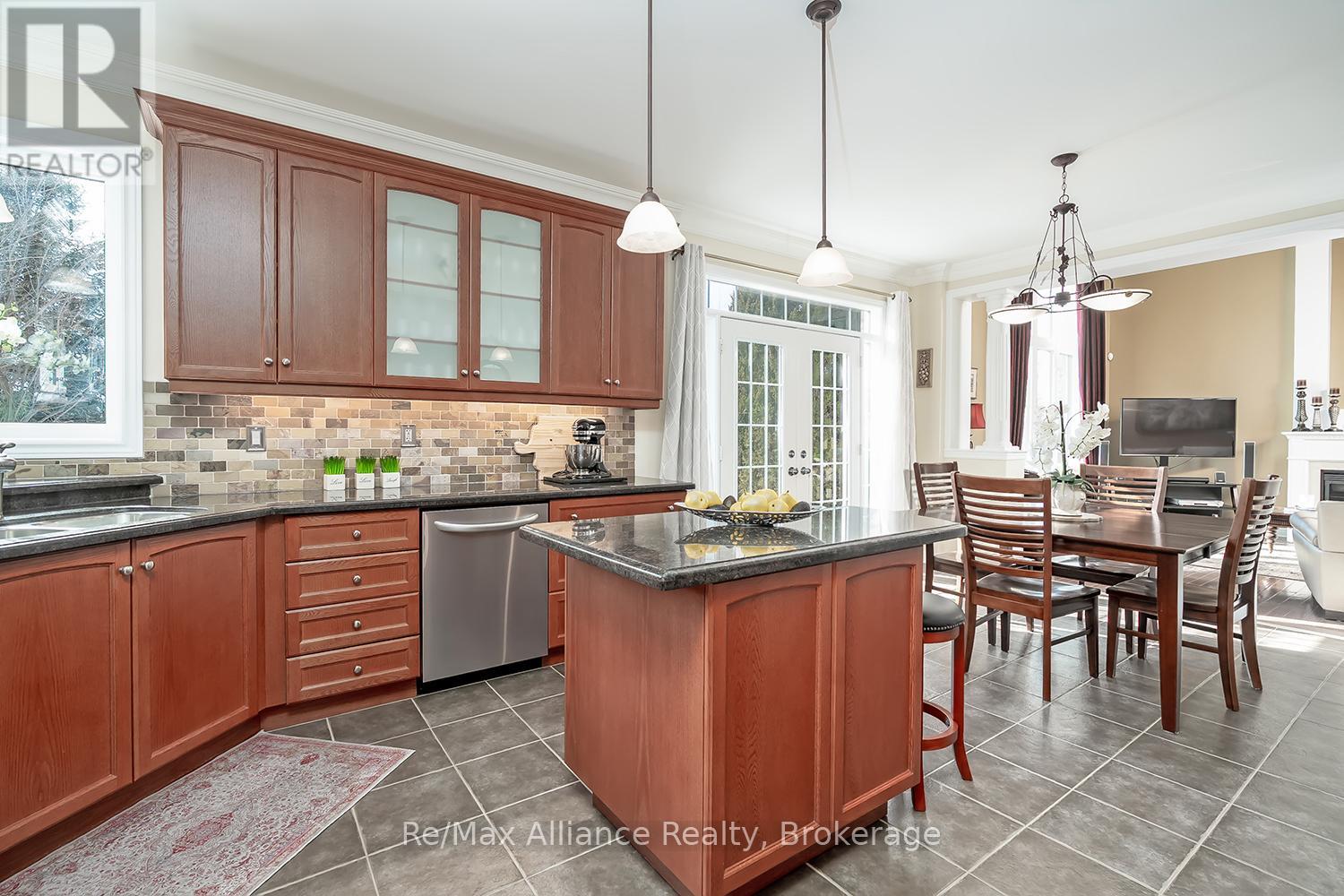 2489 Whistling Springs Crescent, Oakville, Ontario  L6M 5G3 - Photo 9 - W13027022