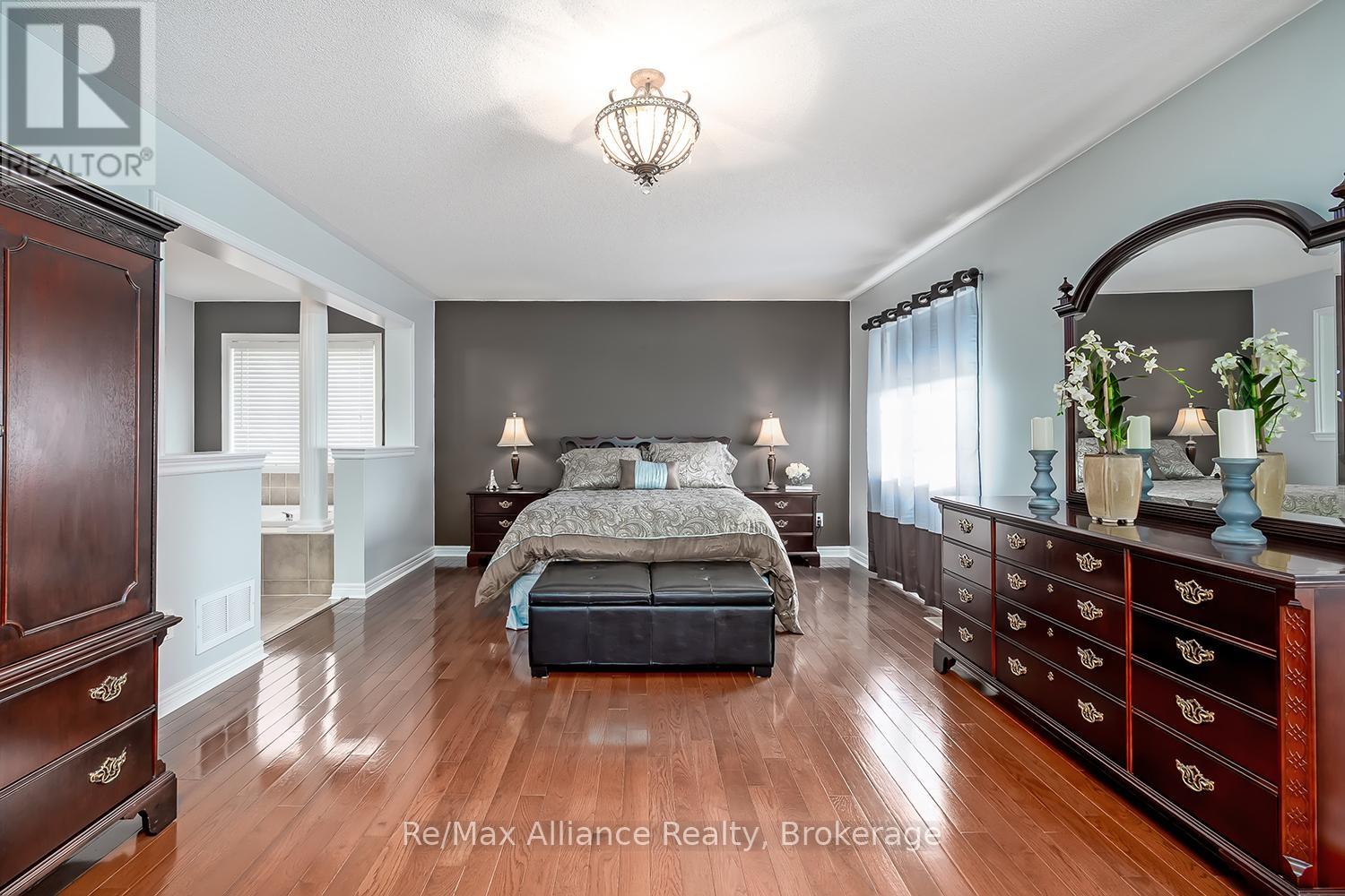 2489 Whistling Springs Crescent, Oakville, Ontario  L6M 5G3 - Photo 23 - W13027022