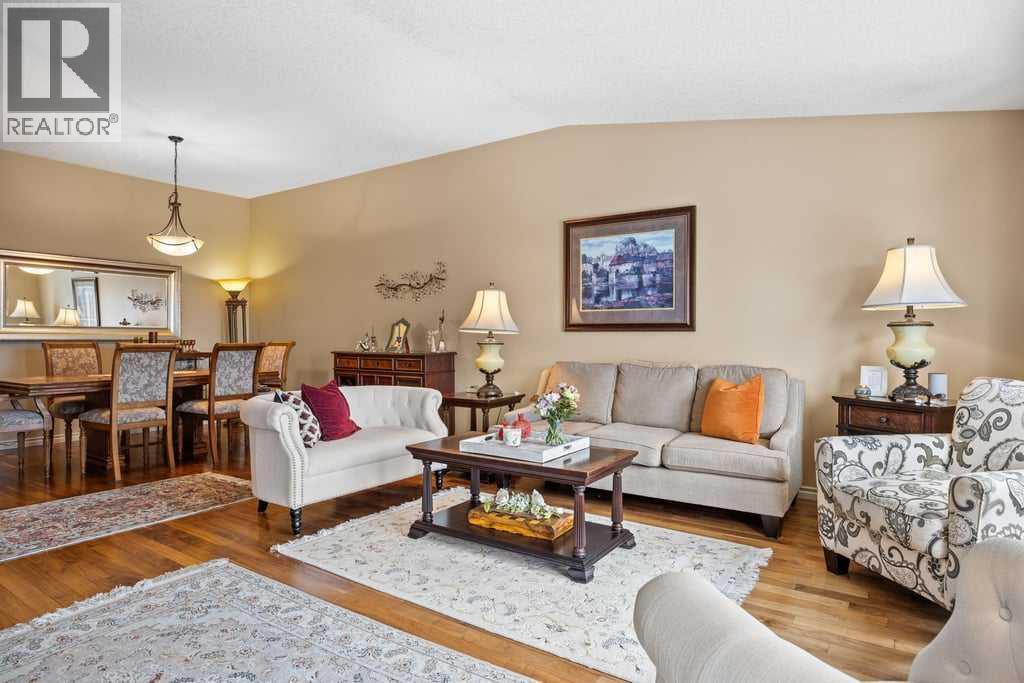 4 Prominence Path SW, Calgary, Alberta  T3H 2W7 - Photo 21 - A2306246