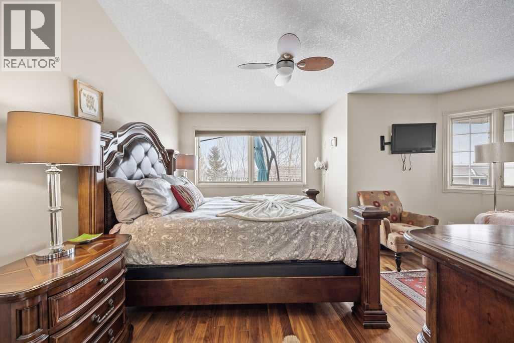 4 Prominence Path SW, Calgary, Alberta  T3H 2W7 - Photo 28 - A2306246