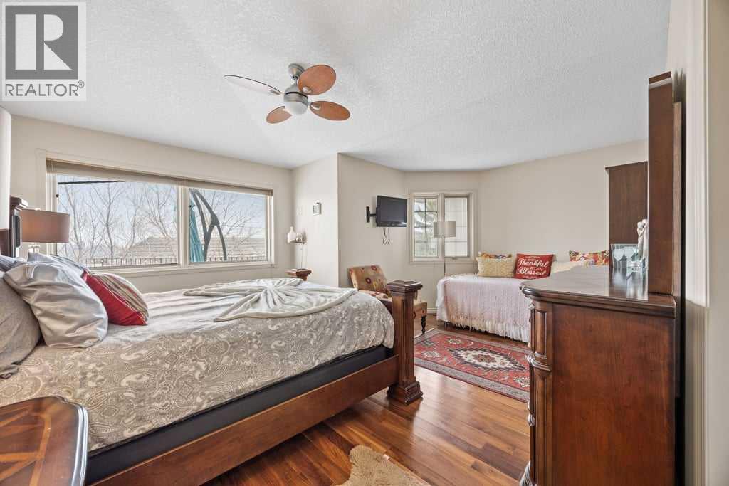 4 Prominence Path SW, Calgary, Alberta  T3H 2W7 - Photo 27 - A2306246