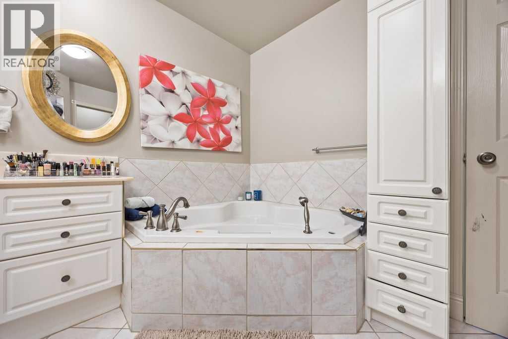 4 Prominence Path SW, Calgary, Alberta  T3H 2W7 - Photo 32 - A2306246