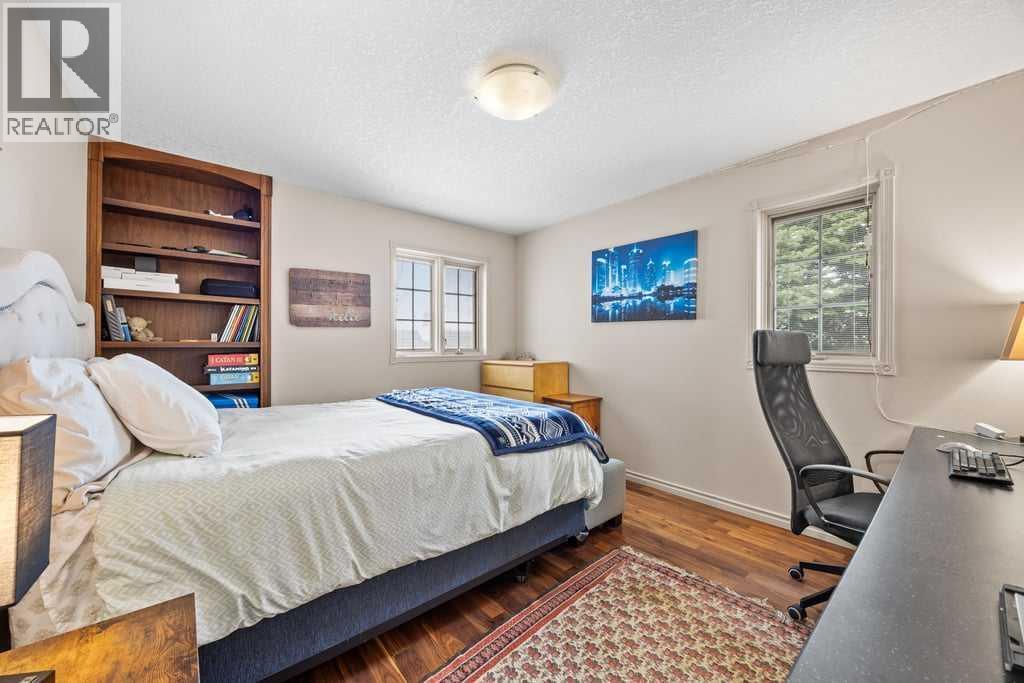 4 Prominence Path SW, Calgary, Alberta  T3H 2W7 - Photo 11 - A2306246