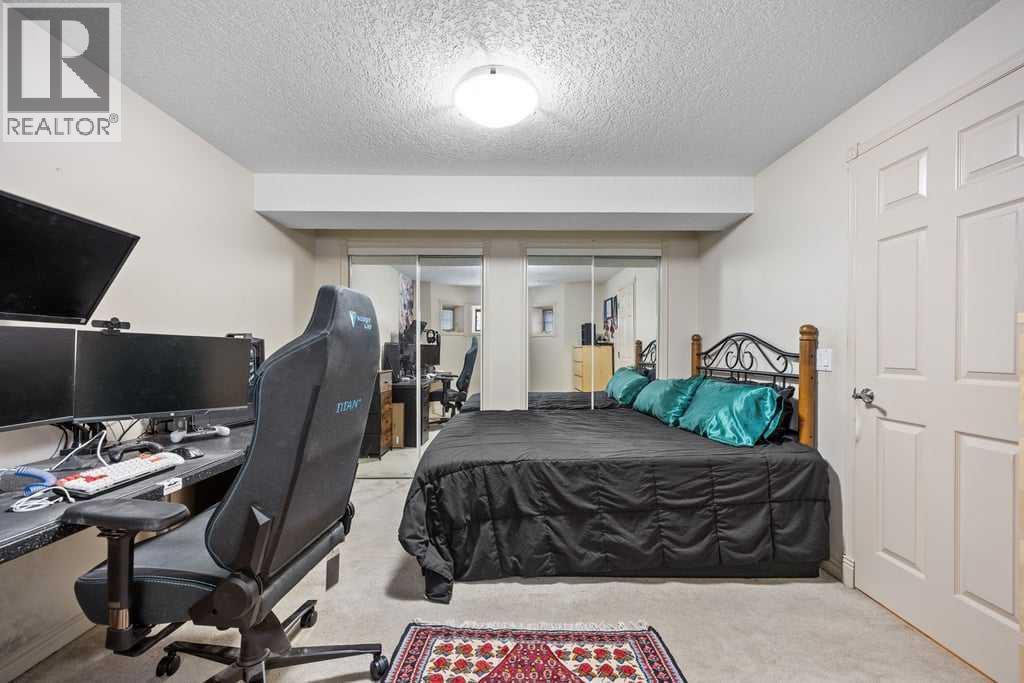 4 Prominence Path SW, Calgary, Alberta  T3H 2W7 - Photo 33 - A2306246