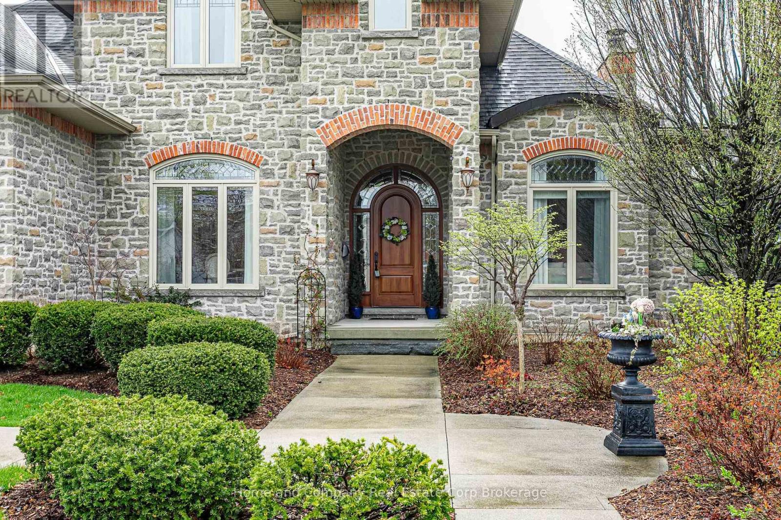 17 Sir Adam Beck Road, Stratford, Ontario  N5A 8B8 - Photo 4 - X12761610