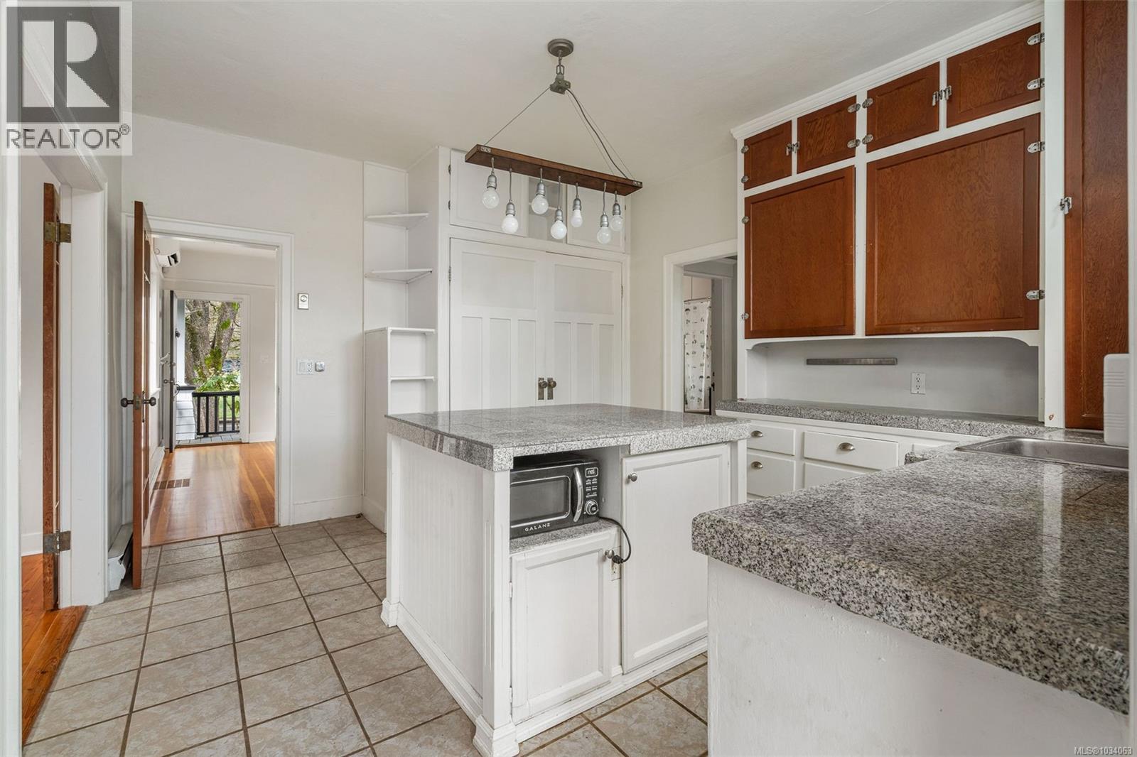 3107 Balfour Ave, Victoria, British Columbia  V9A 1R9 - Photo 18 - 1034063