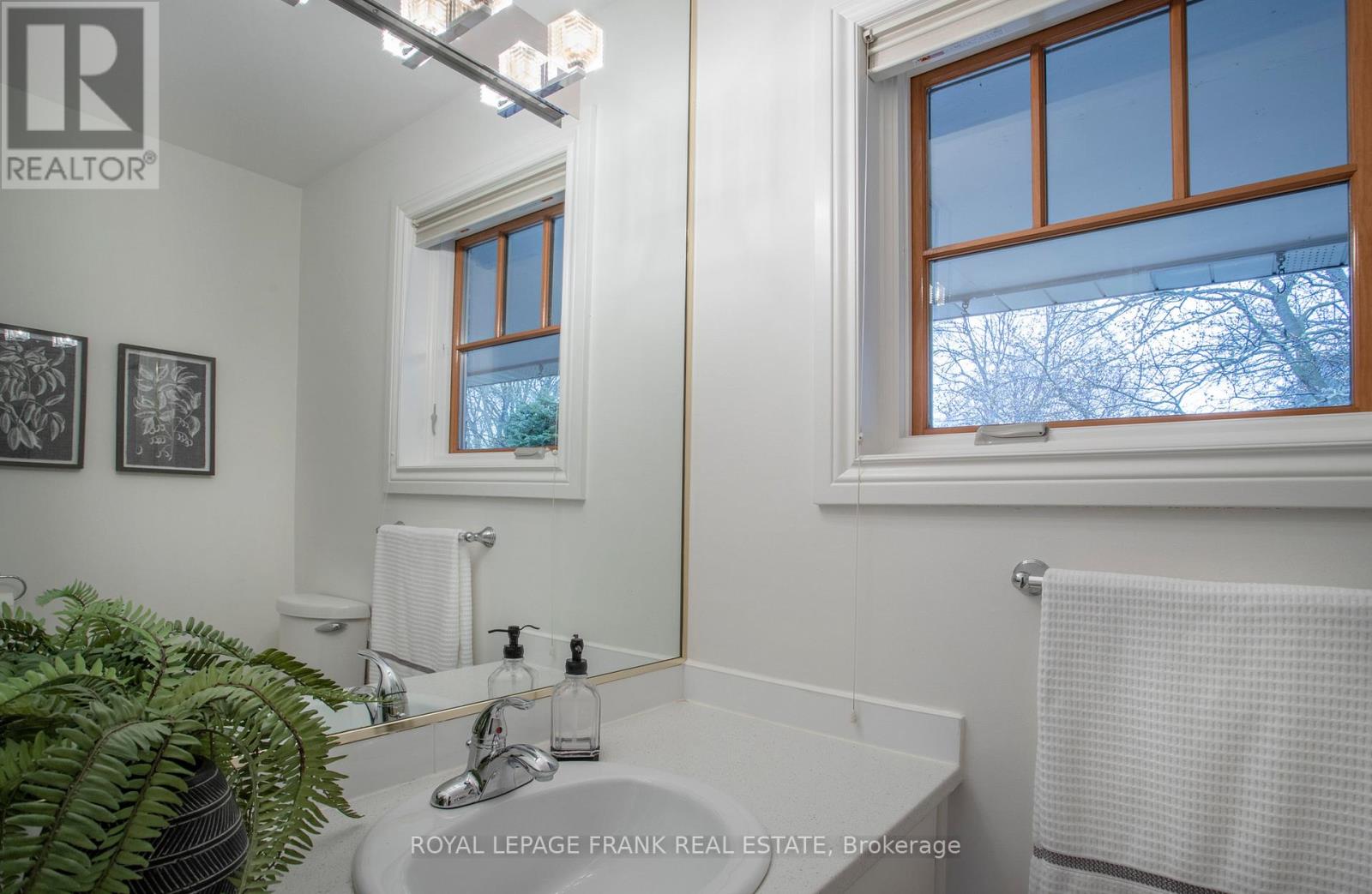 224 Wellington Street, Whitby, Ontario  L1N 5L8 - Photo 24 - E13062546