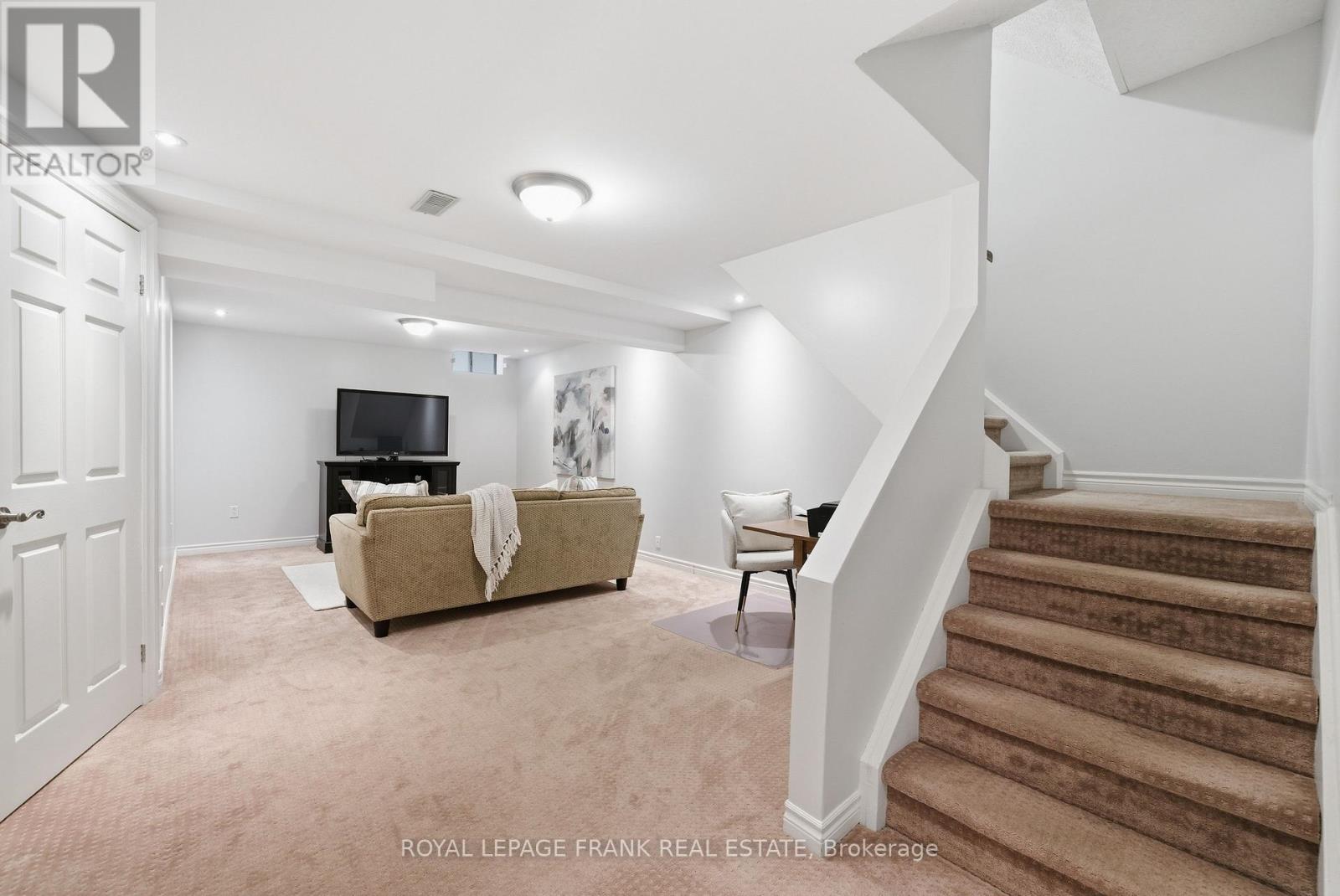8 Corner Stone Crescent, Whitby, Ontario  L1R 1Z3 - Photo 24 - E13062666