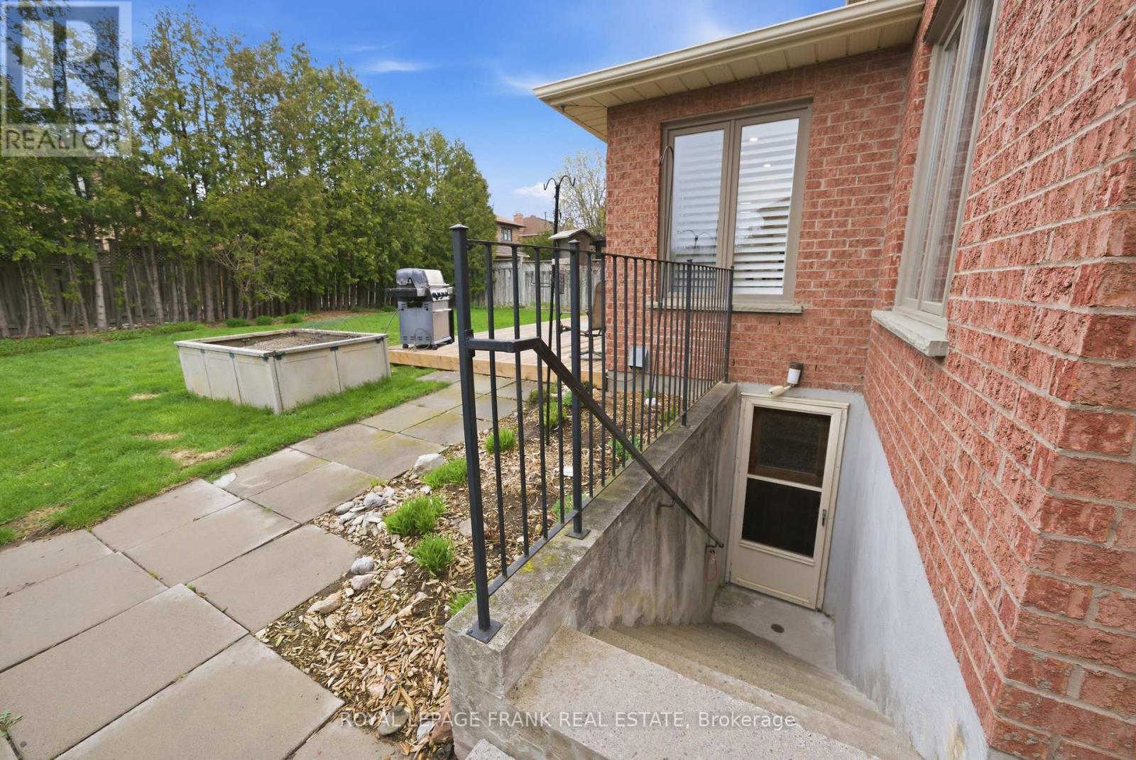 8 Corner Stone Crescent, Whitby, Ontario  L1R 1Z3 - Photo 31 - E13062666