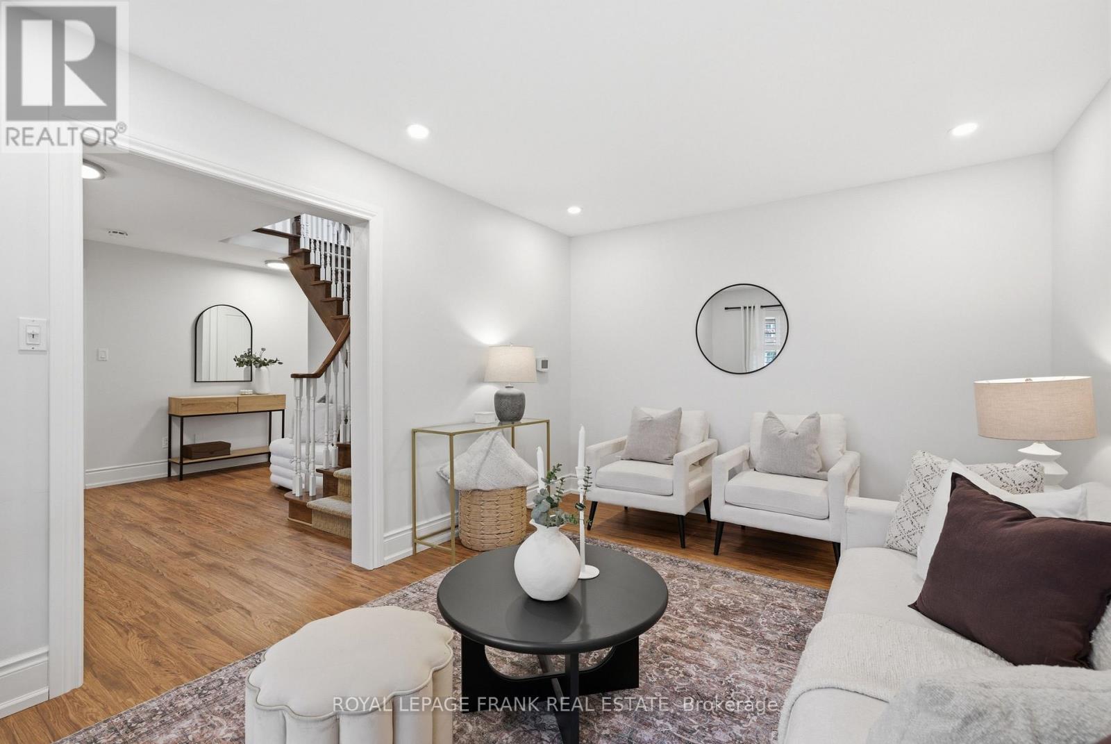 8 Corner Stone Crescent, Whitby, Ontario  L1R 1Z3 - Photo 4 - E13062666