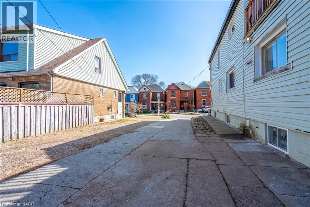 153 Strathcona Avenue N, Hamilton, Ontario  L8R 3C4 - Photo 4 - 40825751