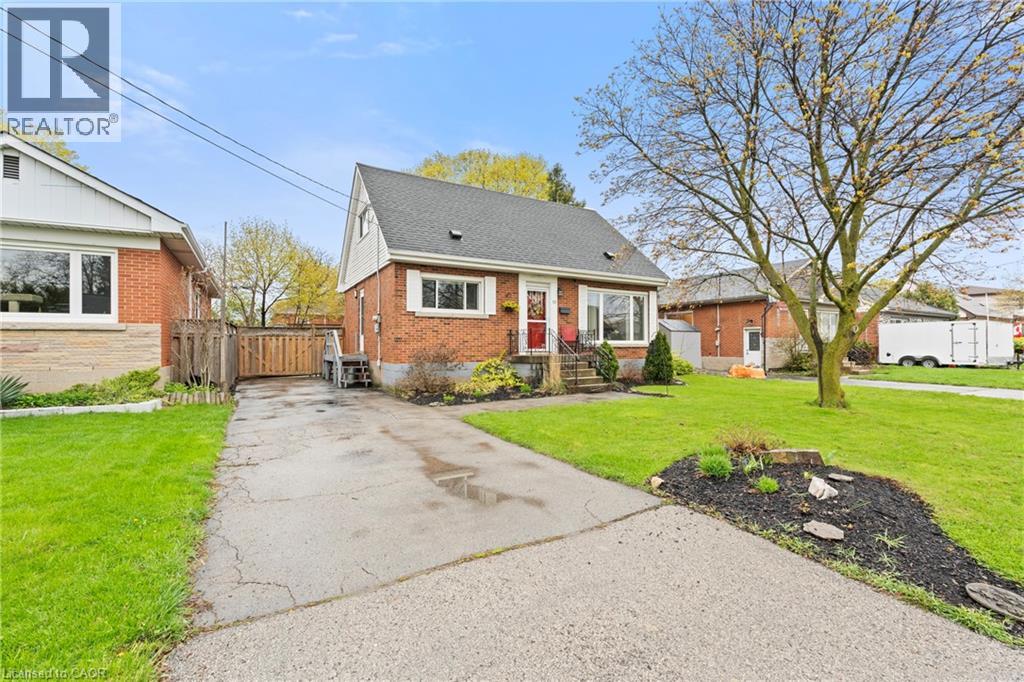 11 Ferrara Street, Hamilton, Ontario  L8T 4C1 - Photo 3 - 40825613