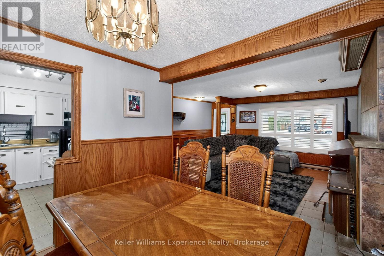 1031 Ferrier Avenue, Innisfil, Ontario  L0L 1W0 - Photo 9 - N13062672
