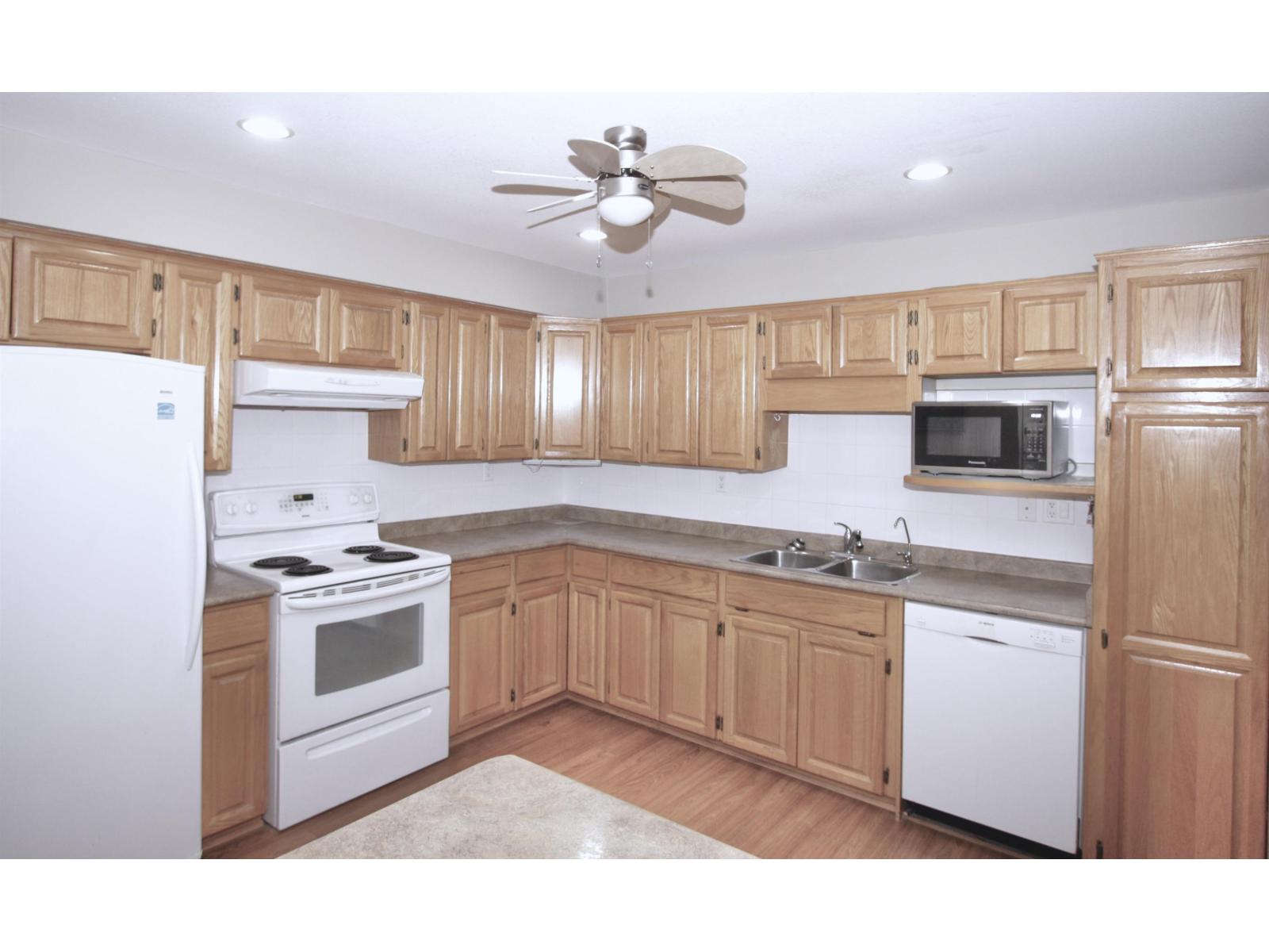 106 2451 Gladwin Road, Abbotsford, British Columbia  V2T 3N8 - Photo 10 - R3105701