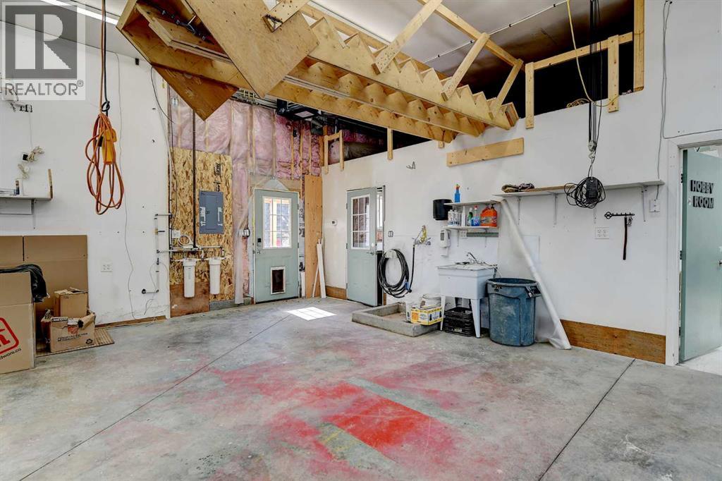 903 7th Avenue, Beaverlodge, Alberta  T0H 0C0 - Photo 31 - A2305720