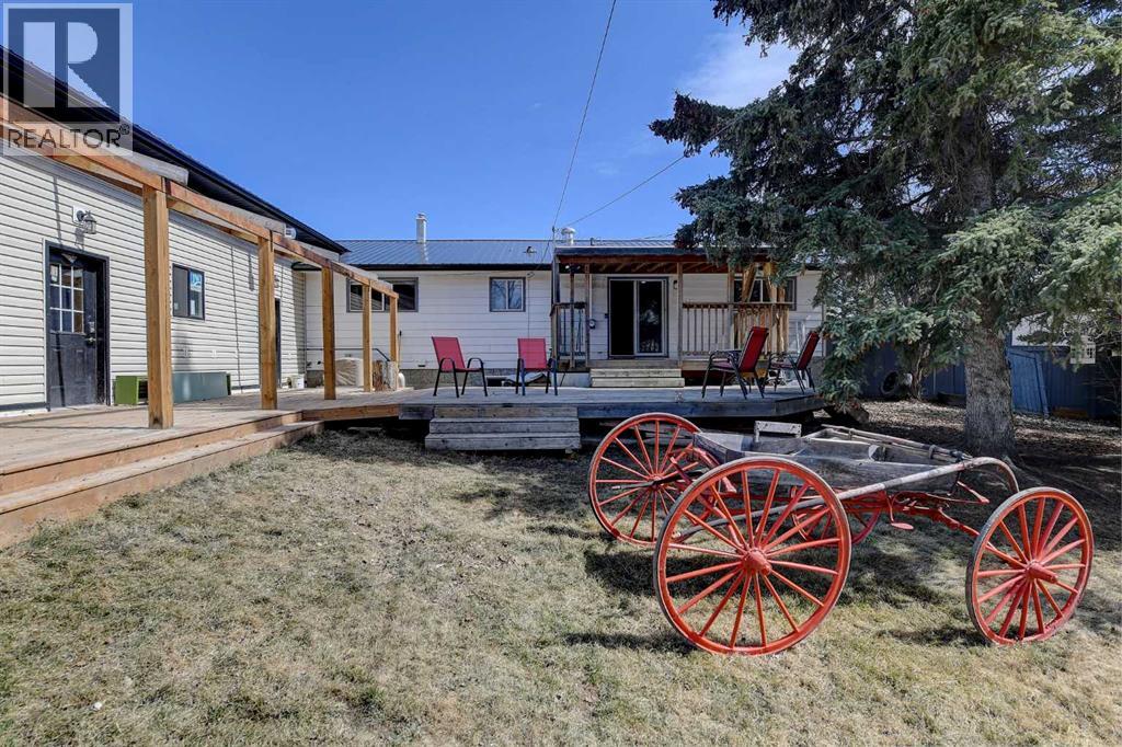 903 7th Avenue, Beaverlodge, Alberta  T0H 0C0 - Photo 39 - A2305720