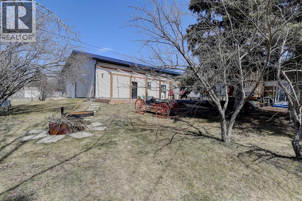 903 7th Avenue, Beaverlodge, Alberta  T0H 0C0 - Photo 42 - A2305720