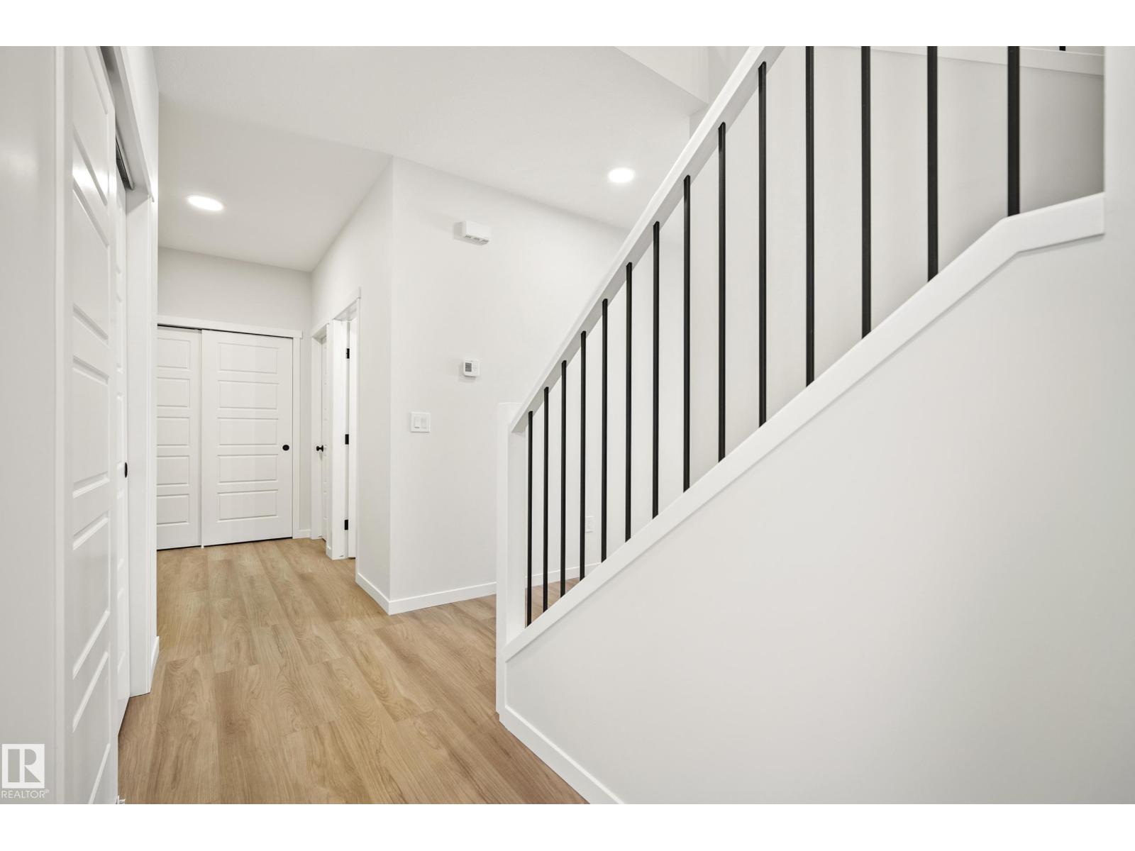 7015 177 Av NW, Edmonton, Alberta  T5Z 0W8 - Photo 10 - E4471615