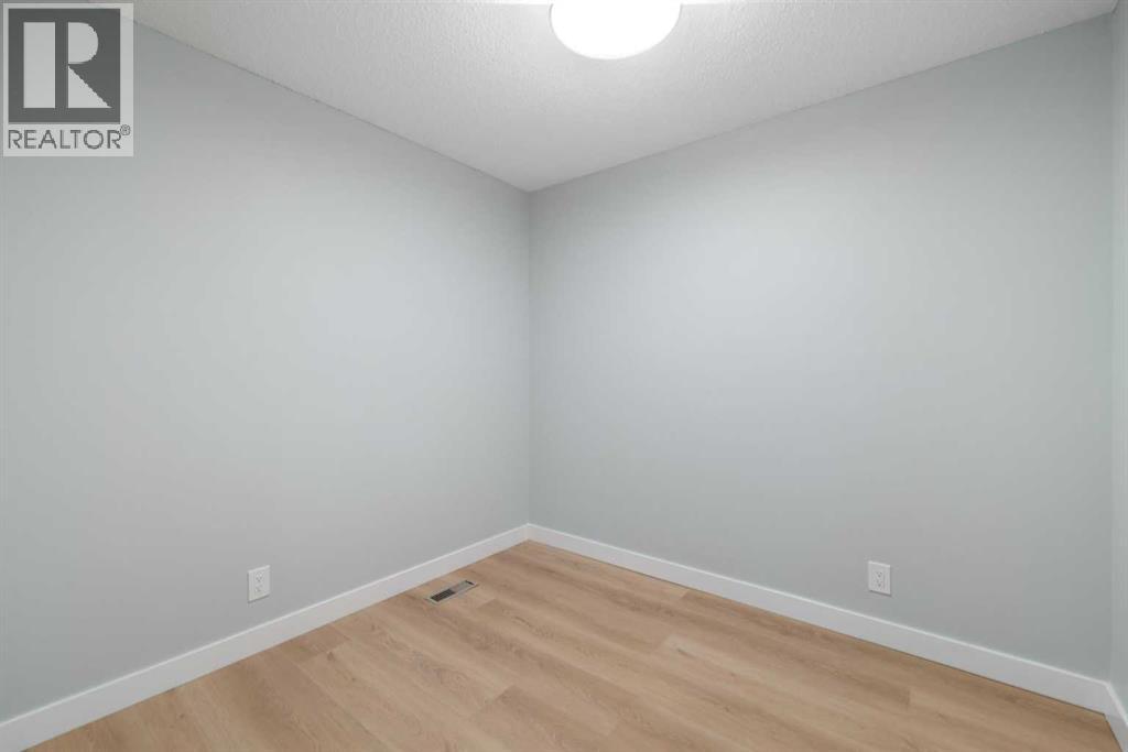 11, 4915 45 Street SW, Calgary, Alberta  T3E 3W5 - Photo 24 - A2300746