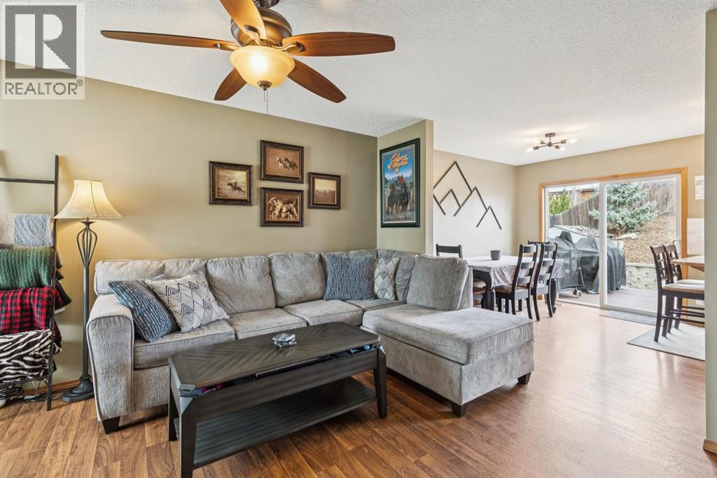 228 Quigley Drive, Cochrane, Alberta  T4C 1T3 - Photo 7 - A2306177