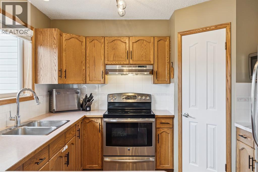 228 Quigley Drive, Cochrane, Alberta  T4C 1T3 - Photo 15 - A2306177