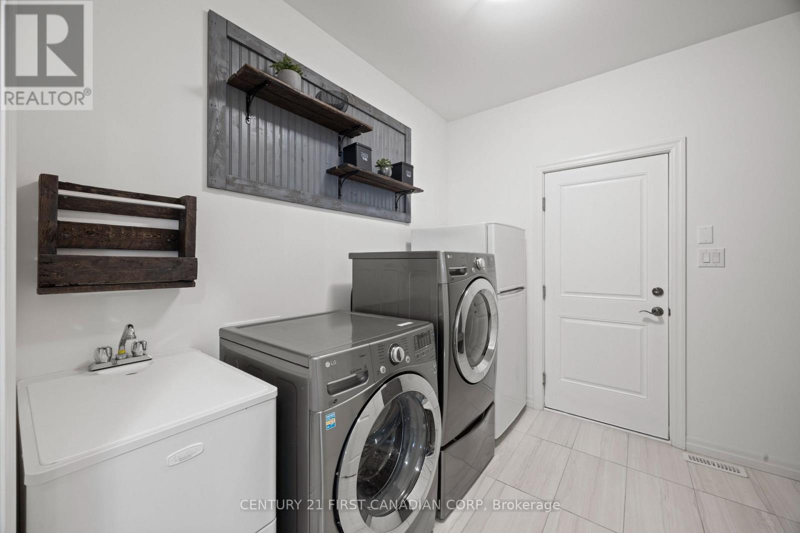 31 Violet Court, Middlesex Centre, Ontario  N0M 2A0 - Photo 23 - X13062296