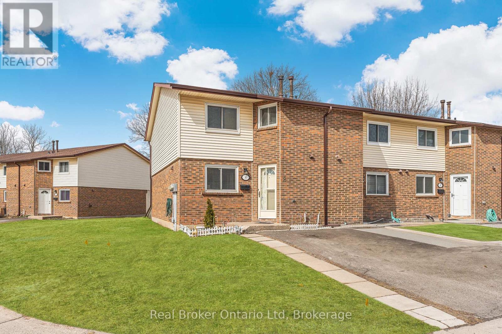 8 - 5982 DUNN STREET, Niagara Falls, Ontario