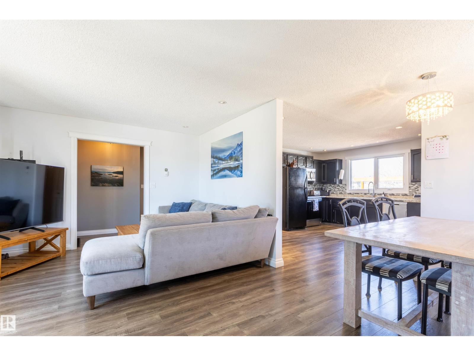 9012 99a Av, Morinville, Alberta  T8R 1K3 - Photo 8 - E4484817