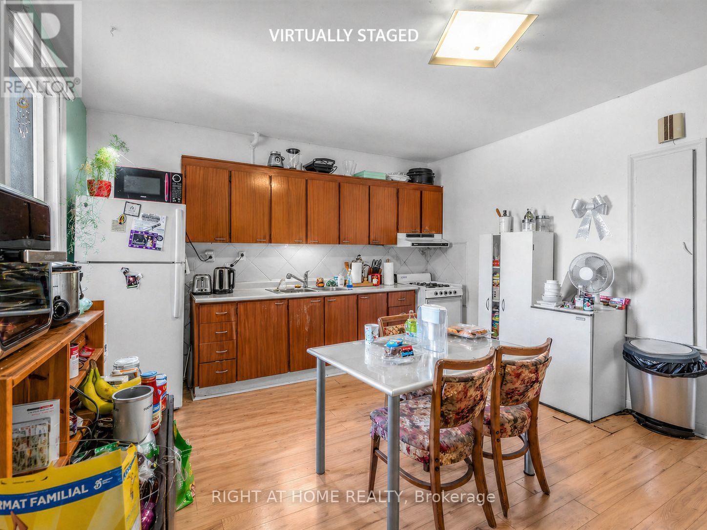 284 Grace Street, Toronto, Ontario  M6G 3A6 - Photo 4 - C13062288