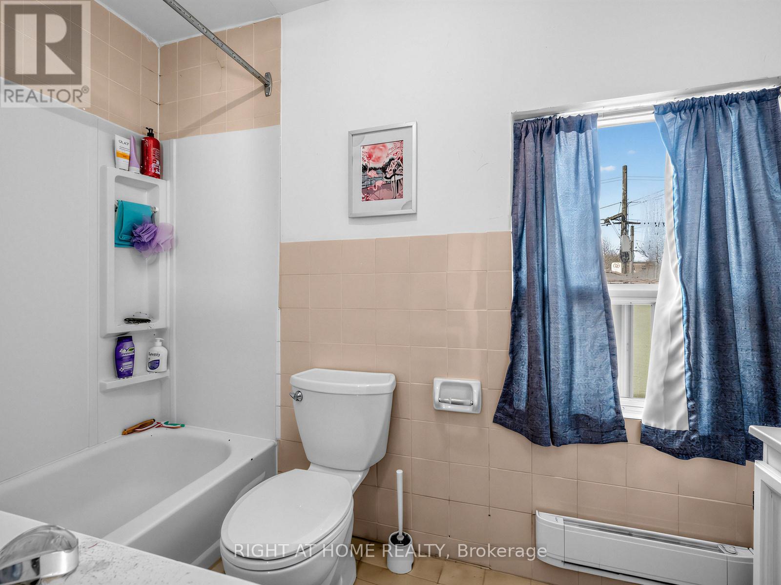 284 Grace Street, Toronto, Ontario  M6G 3A6 - Photo 9 - C13062288