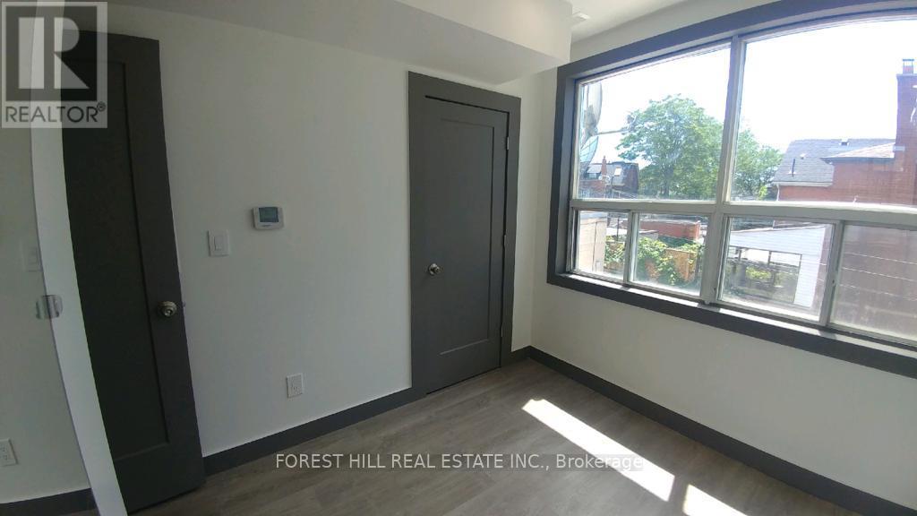 Upper S - 1213 Dundas Street W, Toronto, Ontario  M6J 1X3 - Photo 5 - C13062676