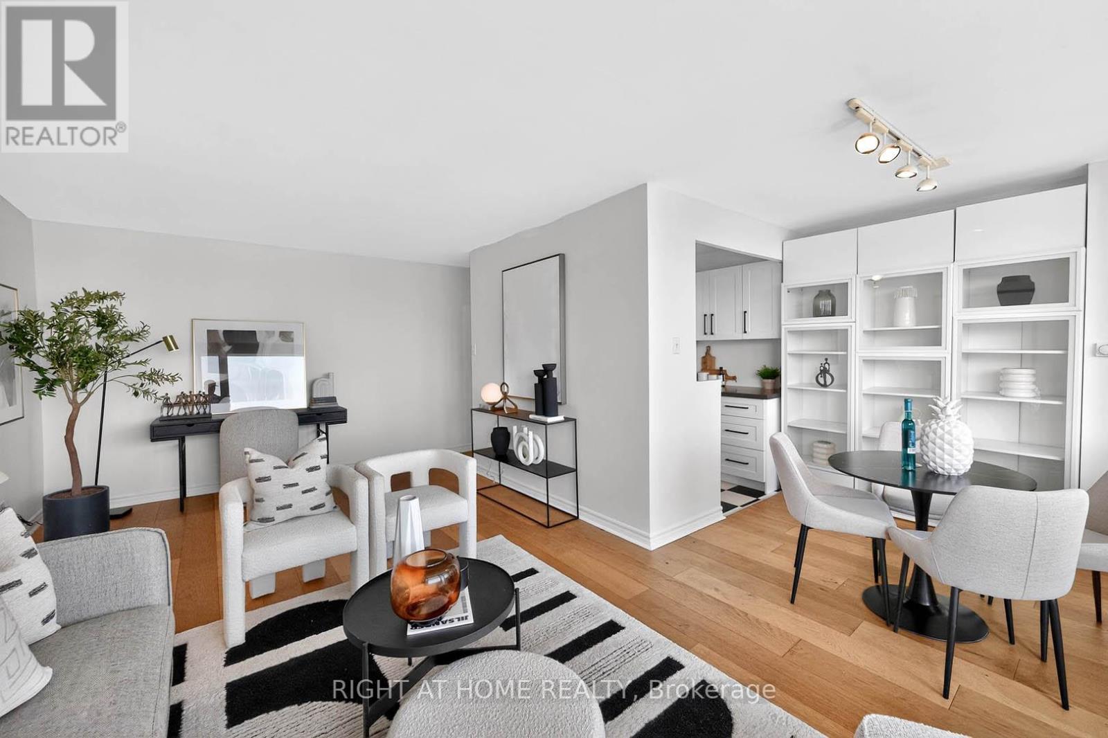 701 - 74 Spadina Road, Toronto, Ontario  M5R 2T5 - Photo 11 - C13062696