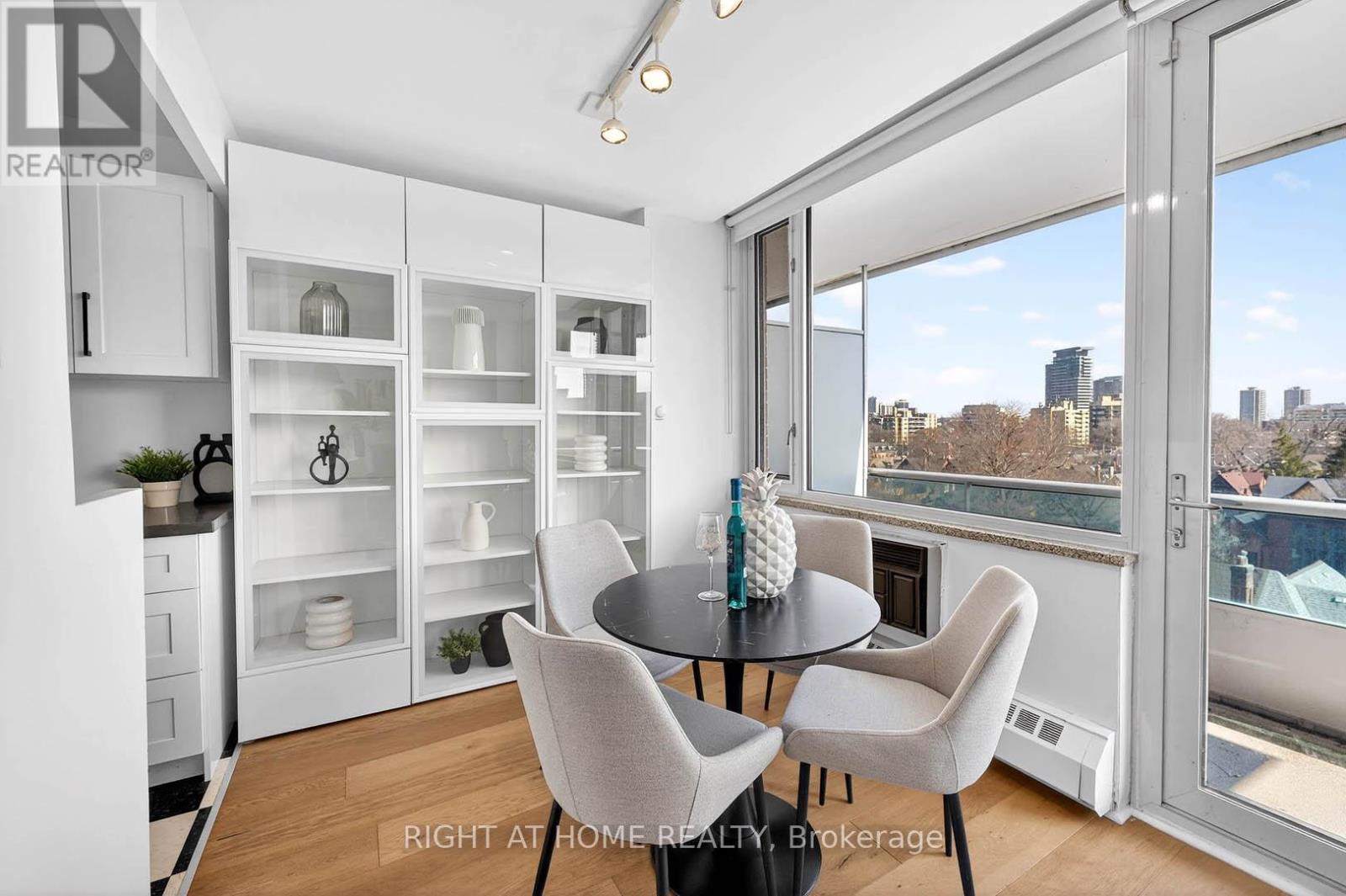 701 - 74 Spadina Road, Toronto, Ontario  M5R 2T5 - Photo 12 - C13062696
