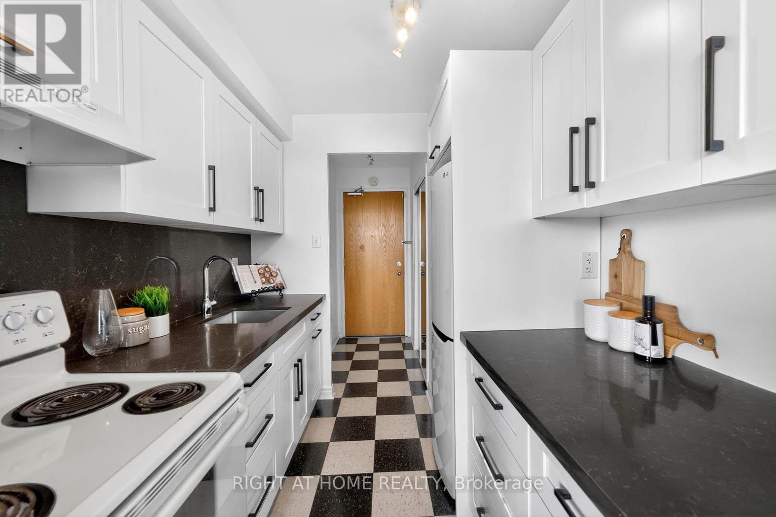 701 - 74 Spadina Road, Toronto, Ontario  M5R 2T5 - Photo 15 - C13062696