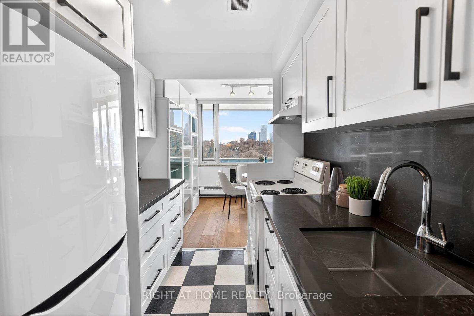 701 - 74 Spadina Road, Toronto, Ontario  M5R 2T5 - Photo 16 - C13062696