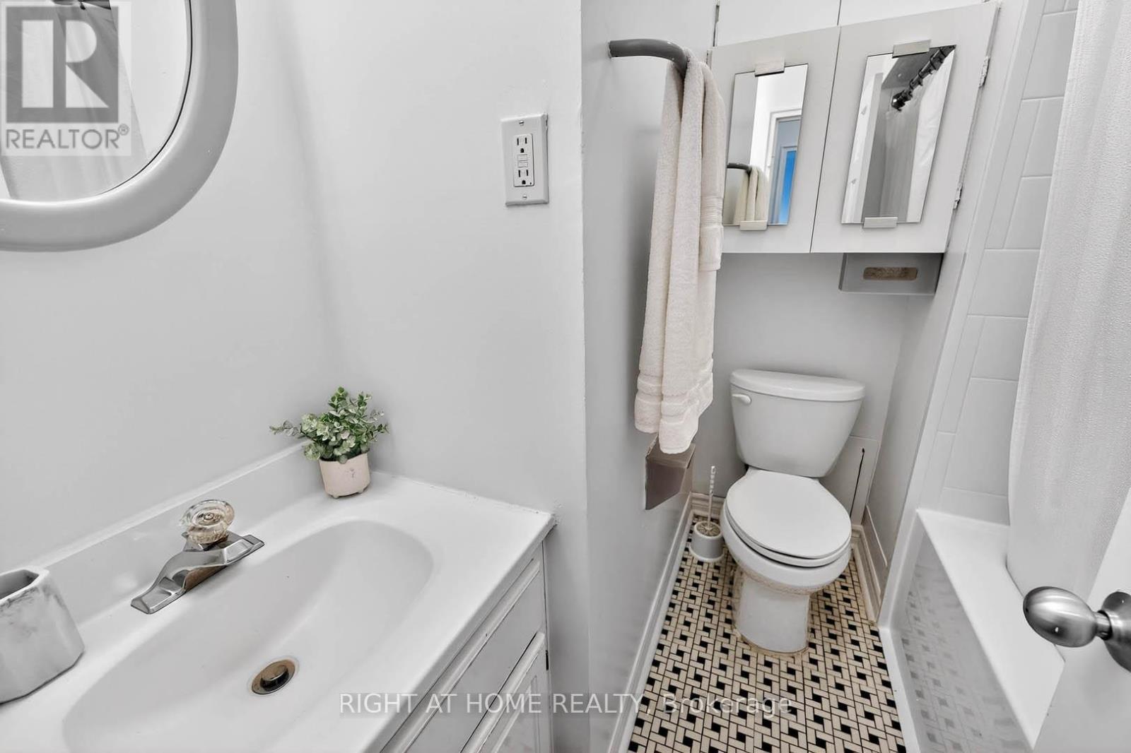 701 - 74 Spadina Road, Toronto, Ontario  M5R 2T5 - Photo 22 - C13062696